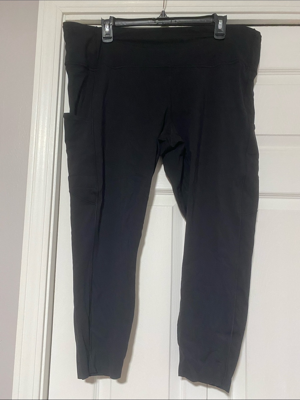 lululemon athletica Black Cropped Leggings with Side Pockets